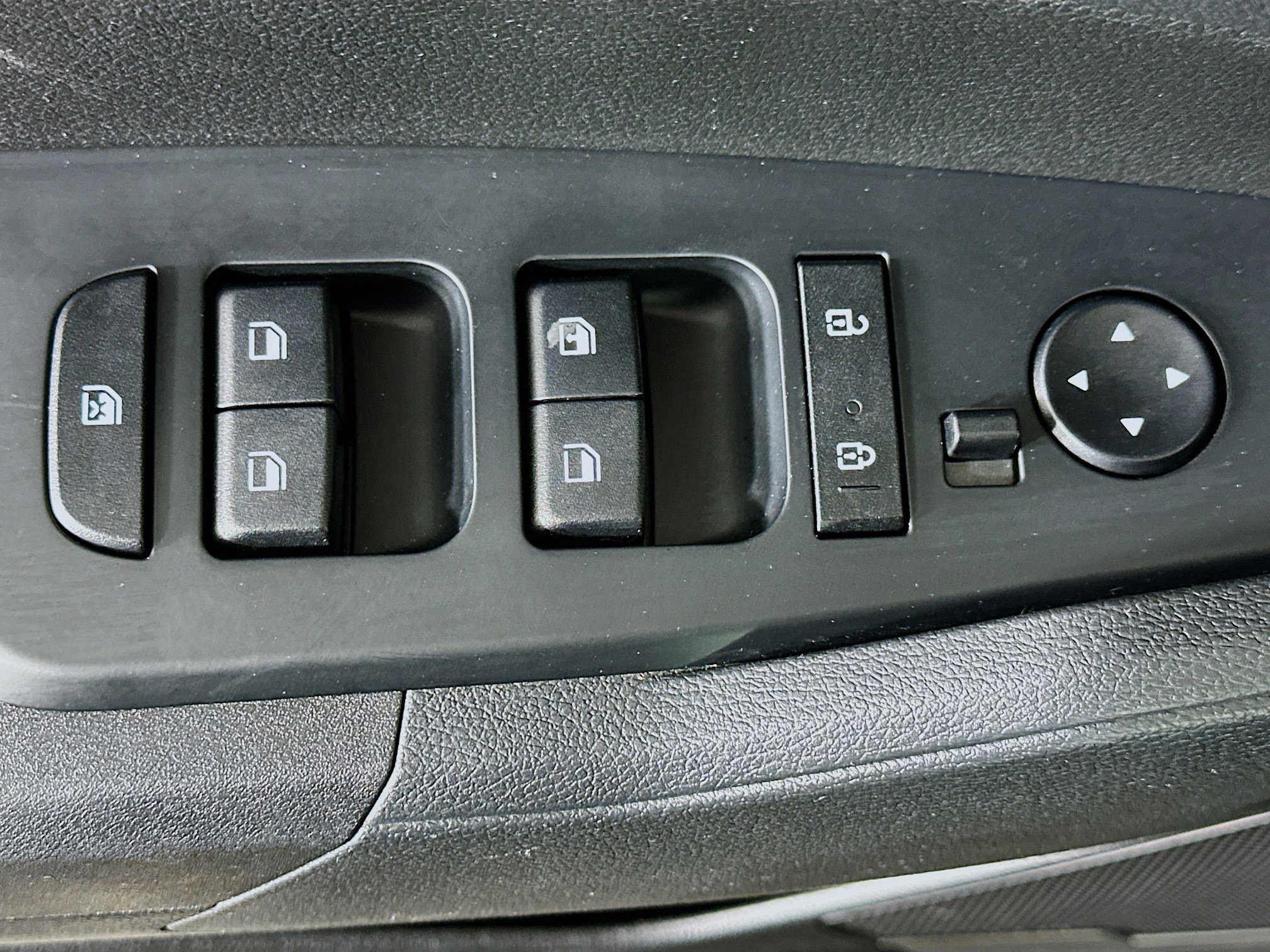 Used 2025 Kia Sportage LX image 15