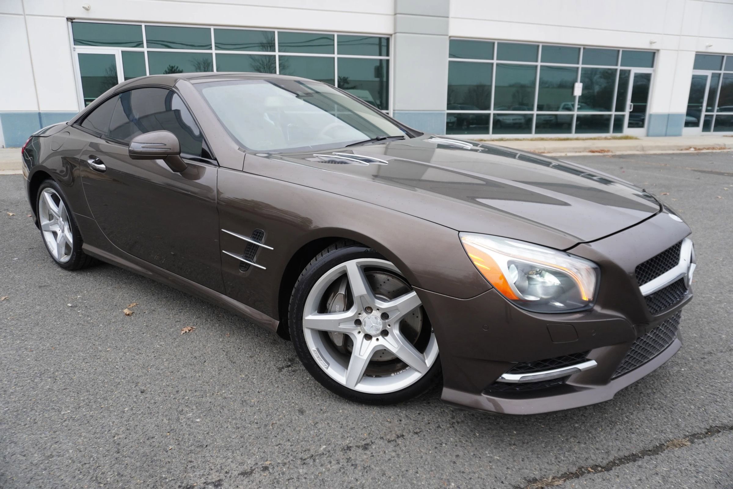 Used 2015 Mercedes-Benz SL 400 image 1