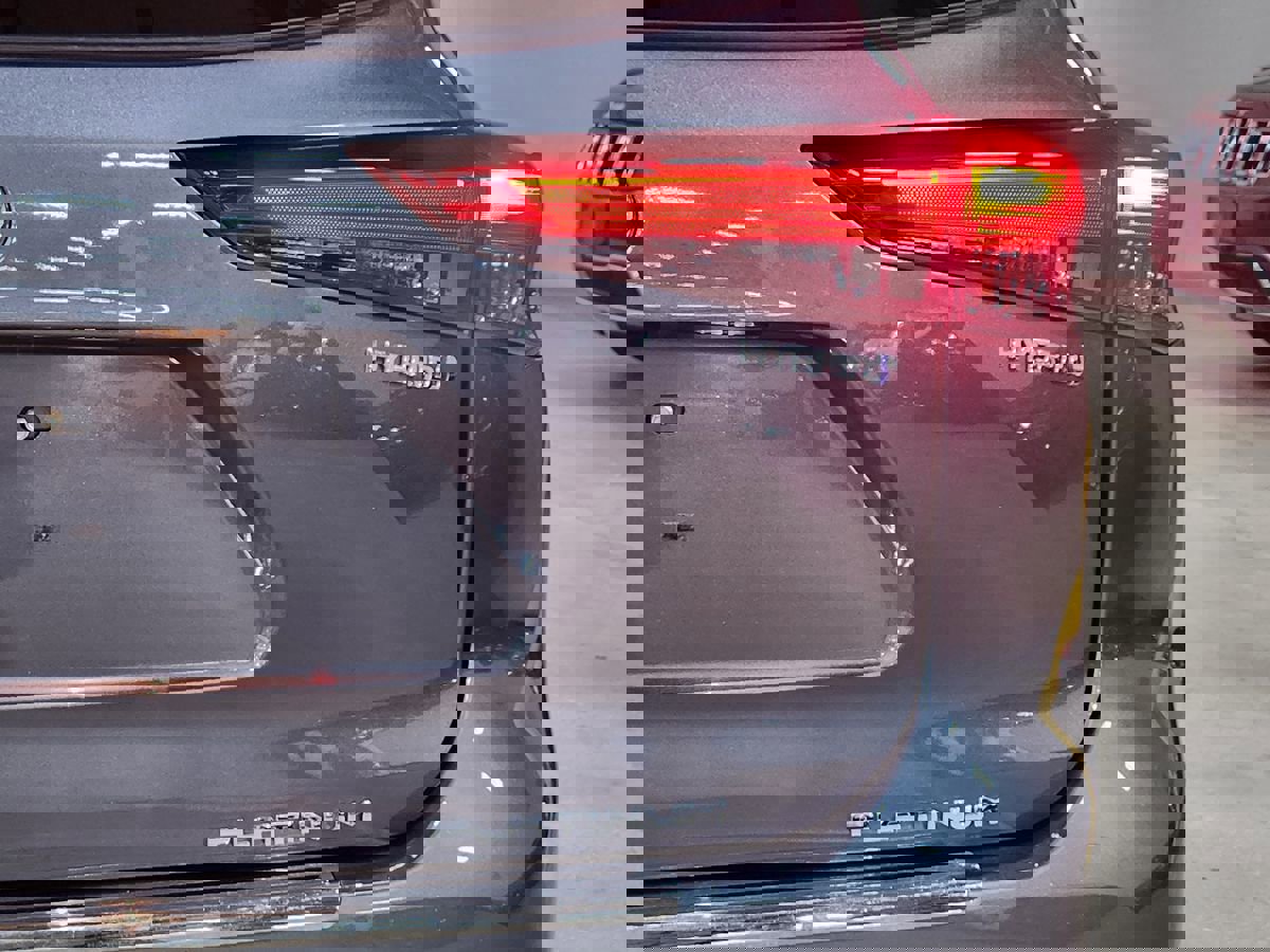 Used 2022 Toyota Highlander Platinum image 23