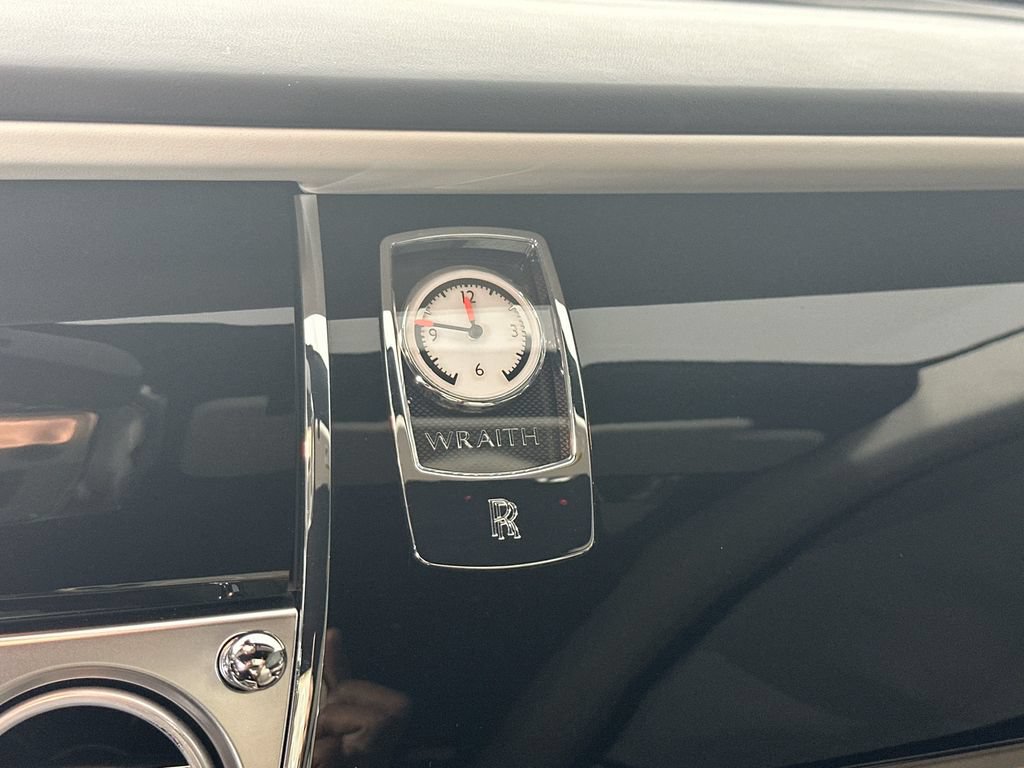 Used 2015 Rolls-Royce Wraith RWD image 19