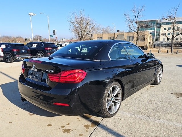 Used 2019 BMW 430i Convertible image 3