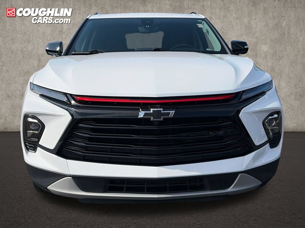 Used 2025 Chevrolet Blazer LT w/ Sound & Technology Package AWD/4WD image 2