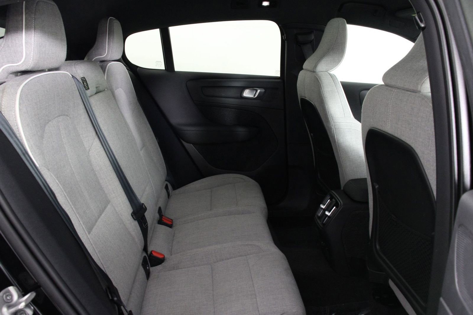 Used 2023 Volvo C40 P8 Recharge Ultimate image 28