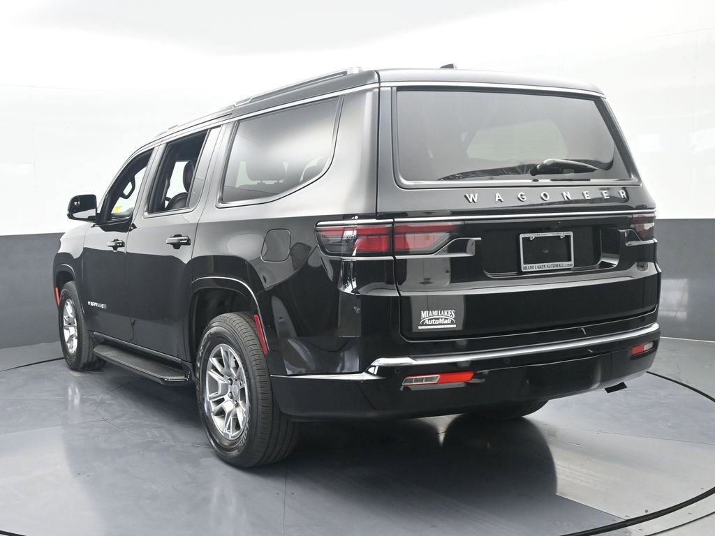Used 2023 Jeep Wagoneer 4WD image 4
