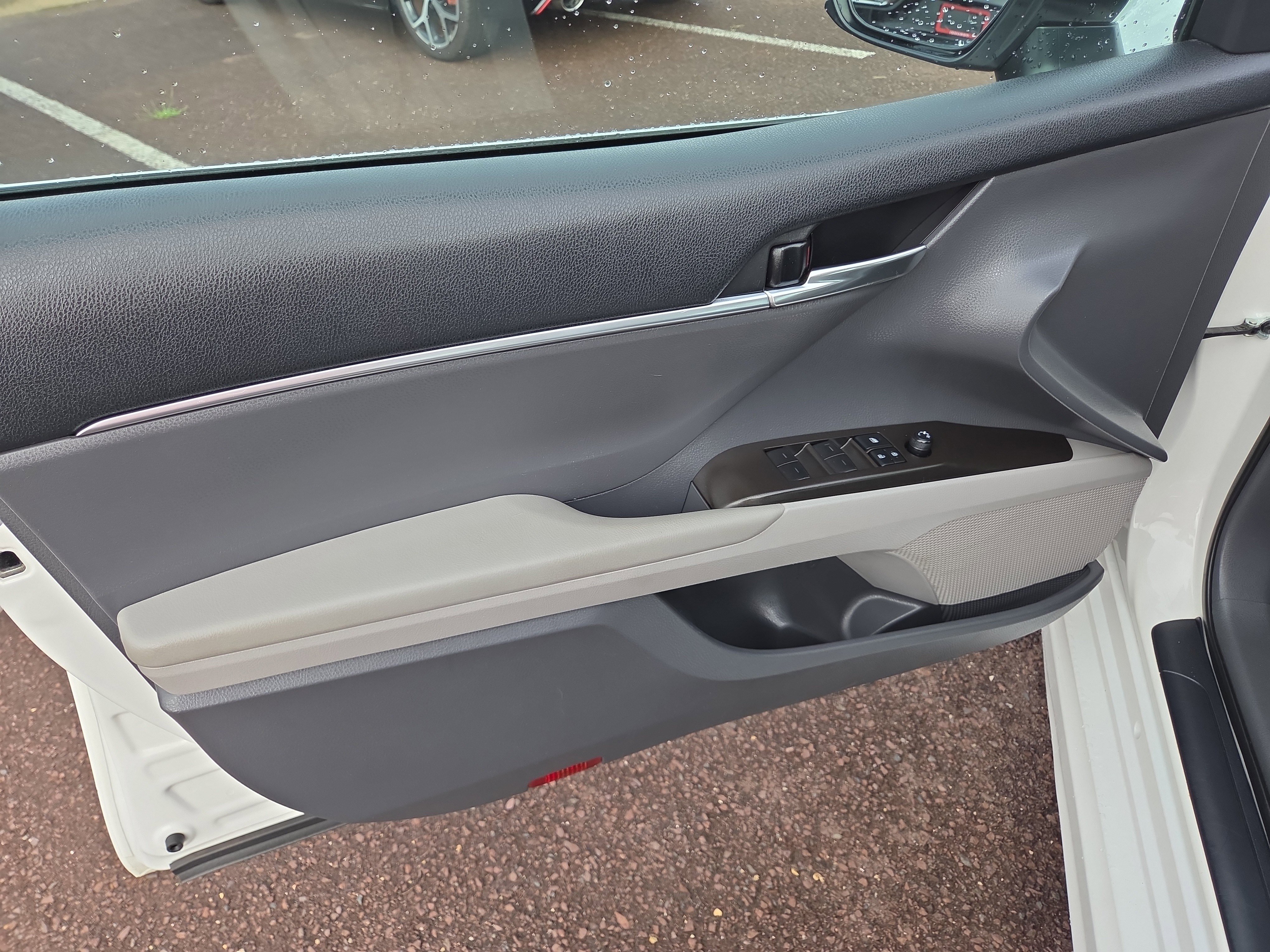 Certified 2021 Toyota Camry SE image 14