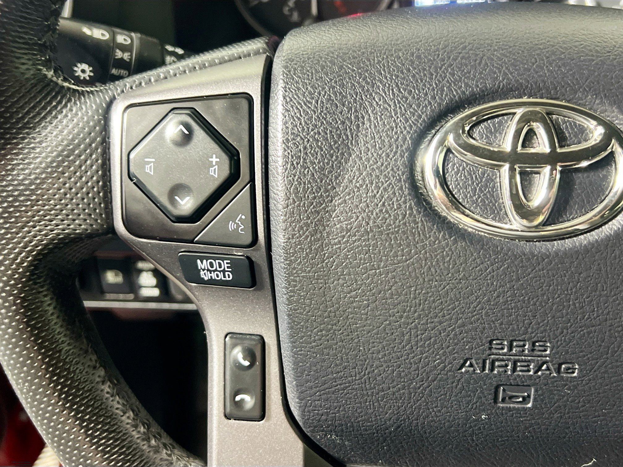 Used 2022 Toyota Tacoma TRD Off-Road image 18