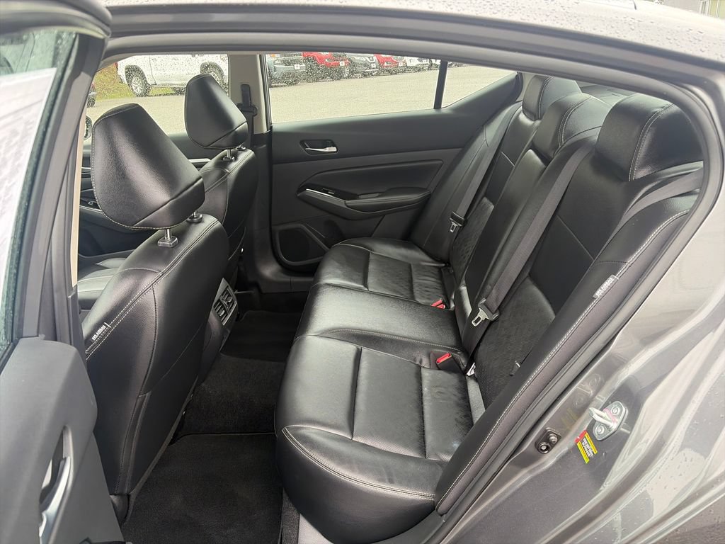 Used 2025 Nissan Altima 2.5 SL FWD image 26