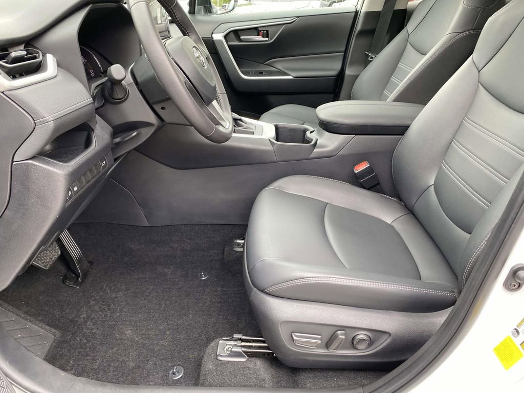 Used 2025 Toyota RAV4 XLE Premium FWD image 20
