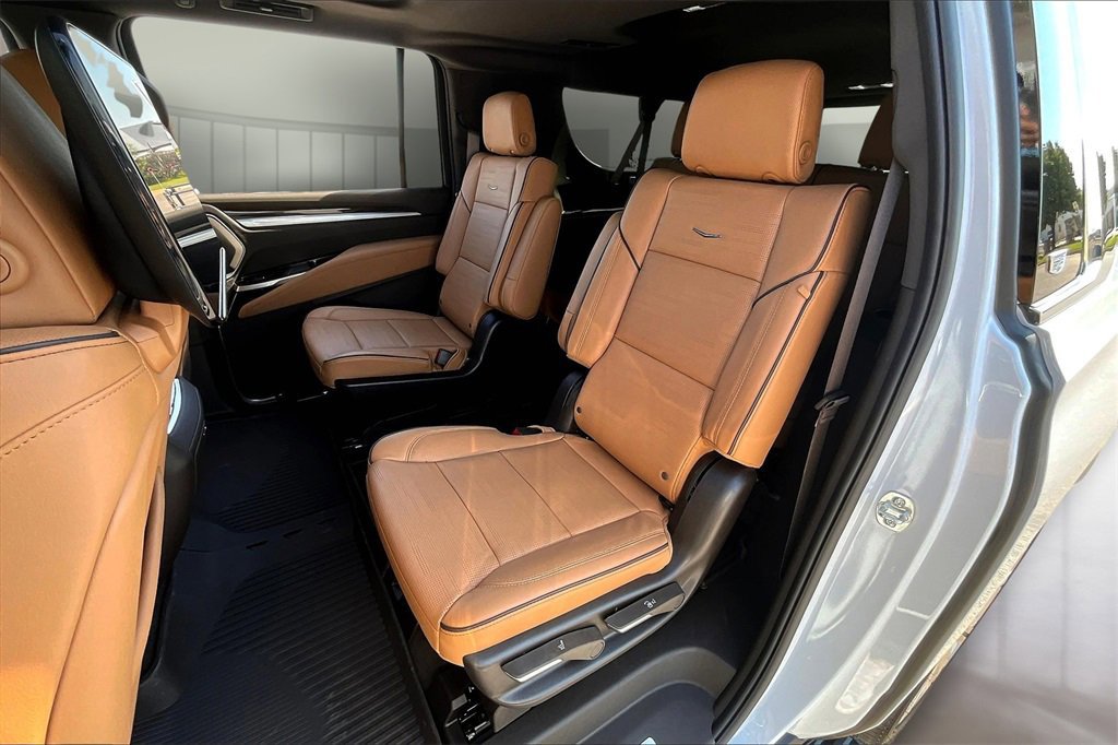 New 2026 Cadillac Escalade ESV Luxury w/ Touring Package image 10
