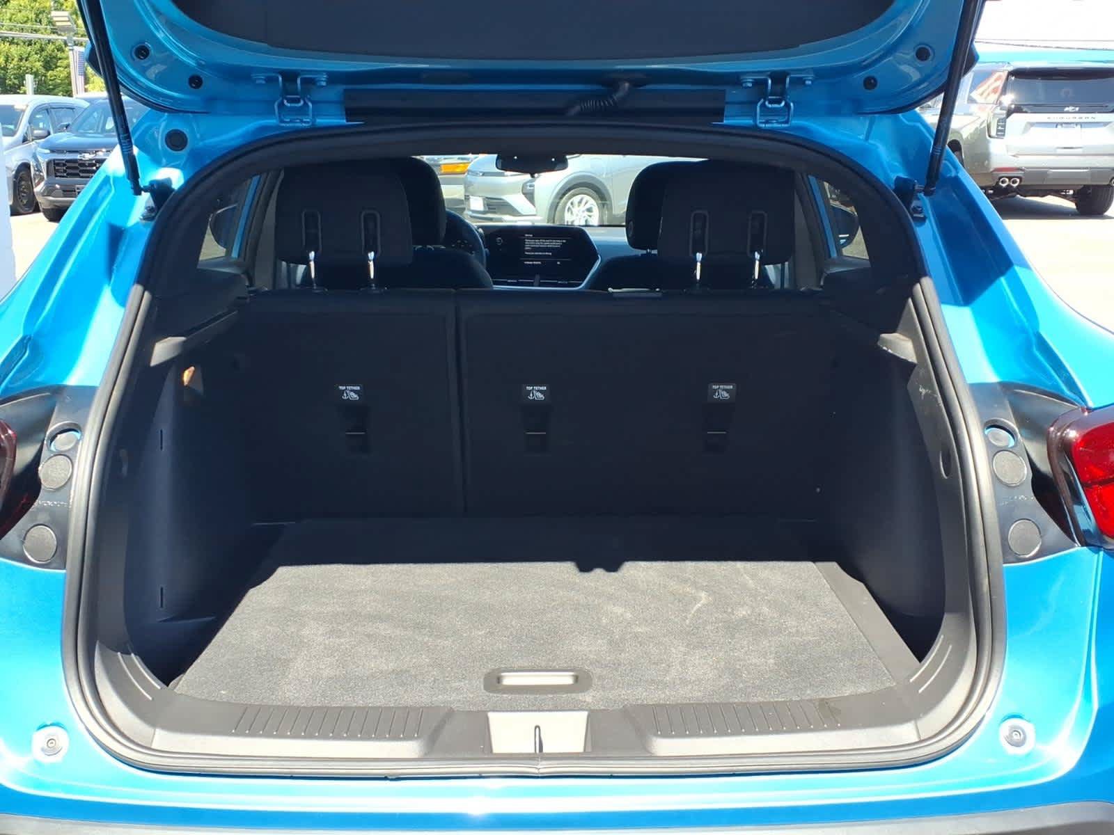 Used 2026 Chevrolet Trax RS w/ Sunroof Package FWD image 20