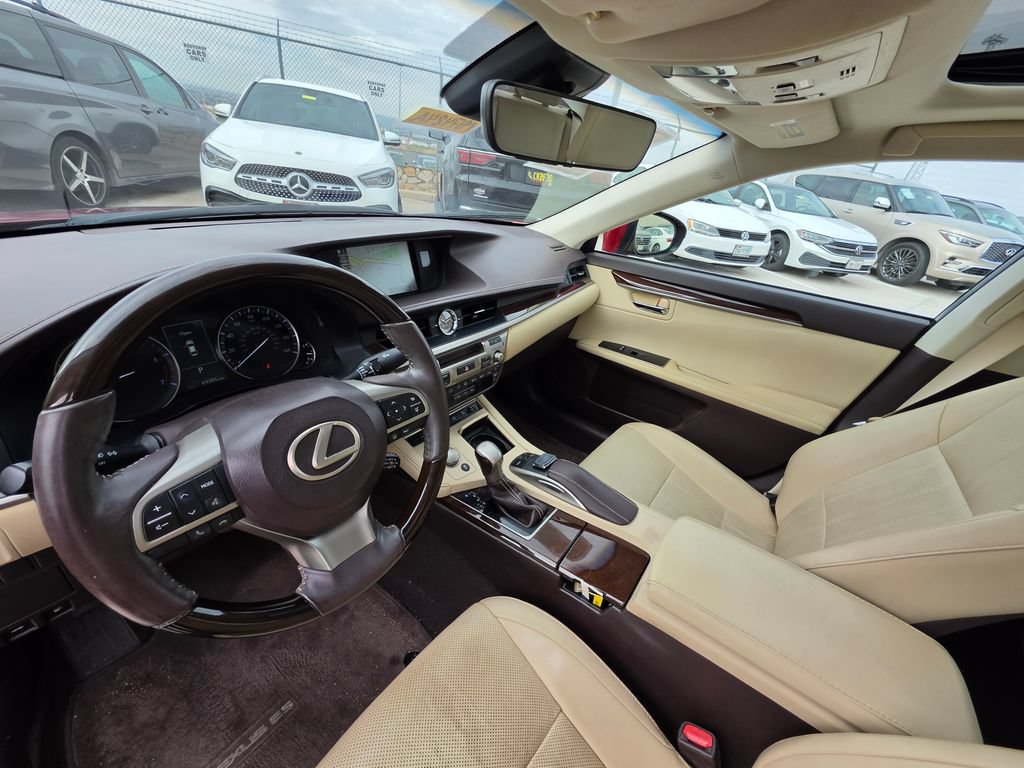 Used 2017 Lexus ES 350 w/ Luxury Package FWD image 11