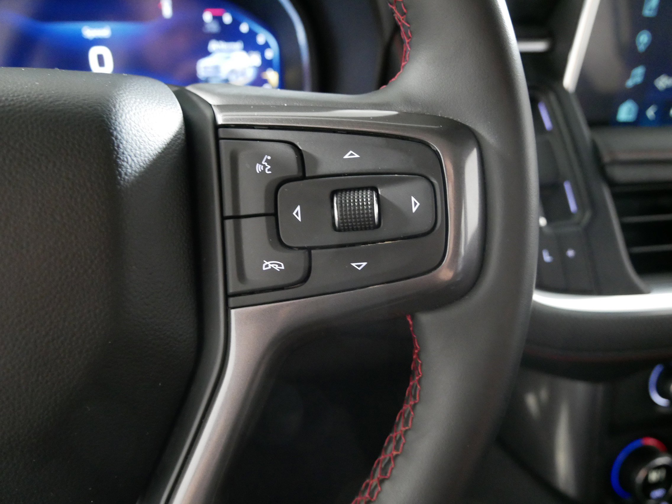 Used 2024 Chevrolet Suburban RST image 28