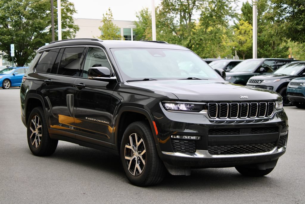 Used 2023 Jeep Grand Cherokee L Limited w/ Luxury Tech Group II AWD/4WD image 2