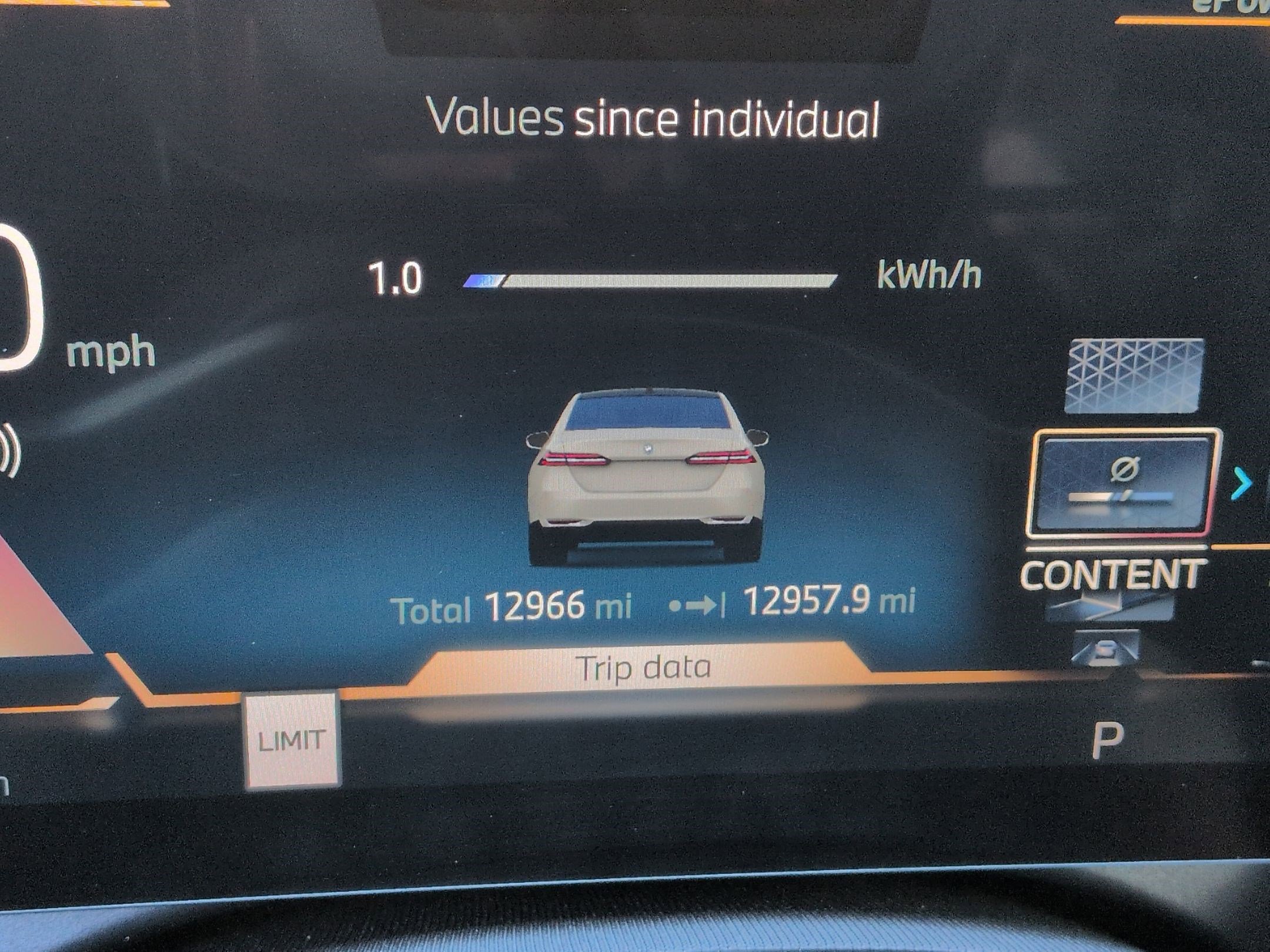 Used 2025 BMW i5 eDrive40i w/ Premium Package image 22