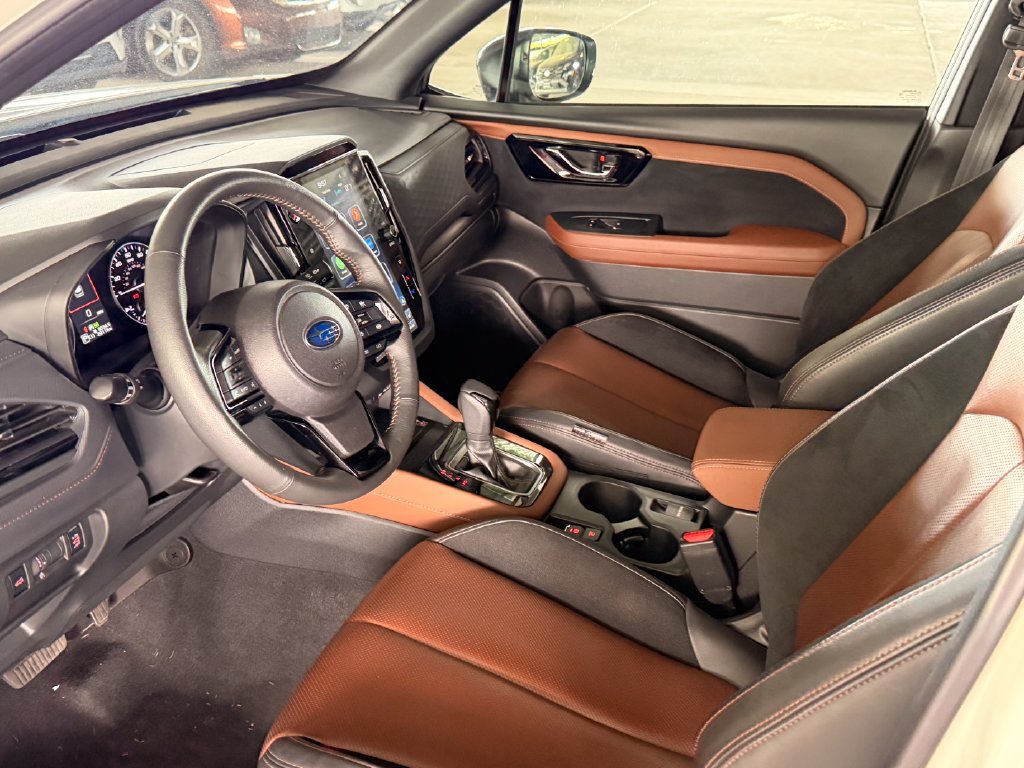 Used 2025 Subaru Forester Touring AWD/4WD image 32