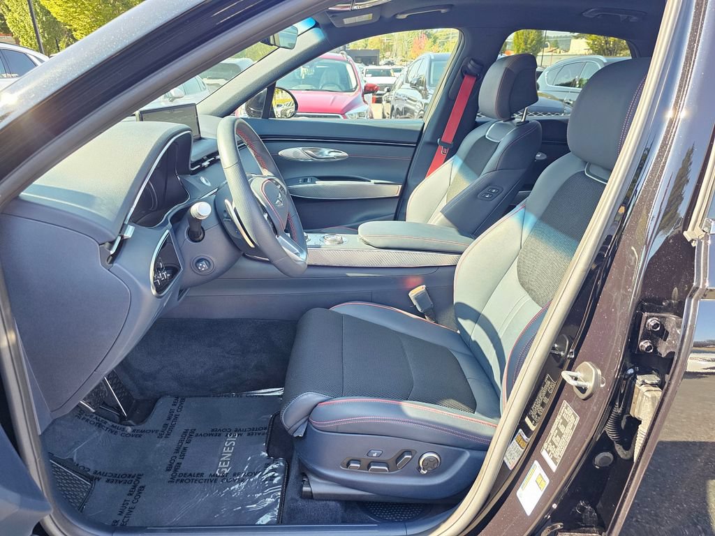 Certified 2025 Genesis GV70 3.5T Sport AWD/4WD image 21