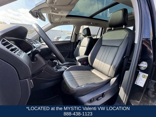 Certified 2022 Volkswagen Tiguan SE w/ Panoramic Sunroof Package AWD/4WD image 30