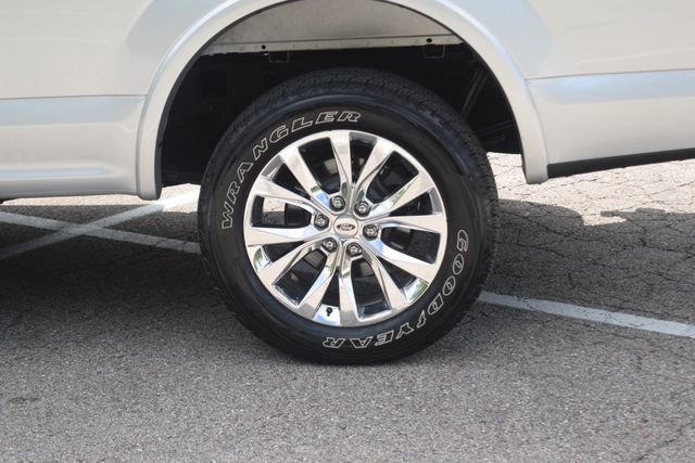 Used 2015 Ford F150 Lariat w/ Equipment Group 502A Luxury AWD/4WD image 28