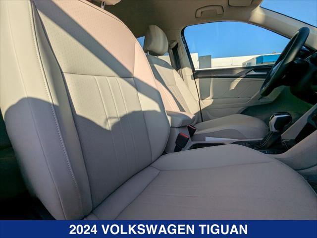 Certified 2024 Volkswagen Tiguan SE image 23