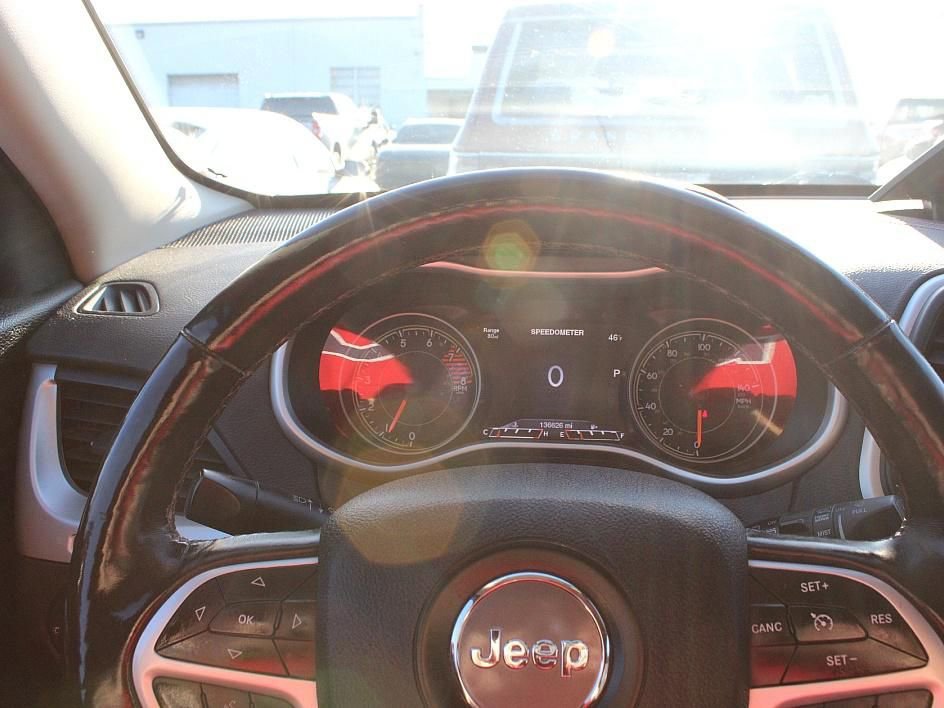 Used 2017 Jeep Cherokee Trailhawk w/ Cold Weather Group image 14