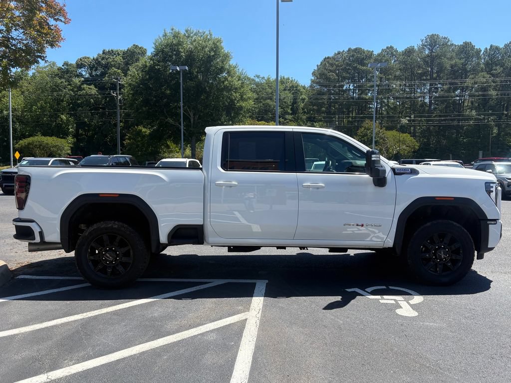 Used 2025 GMC Sierra 2500 AT4 AWD/4WD image 4
