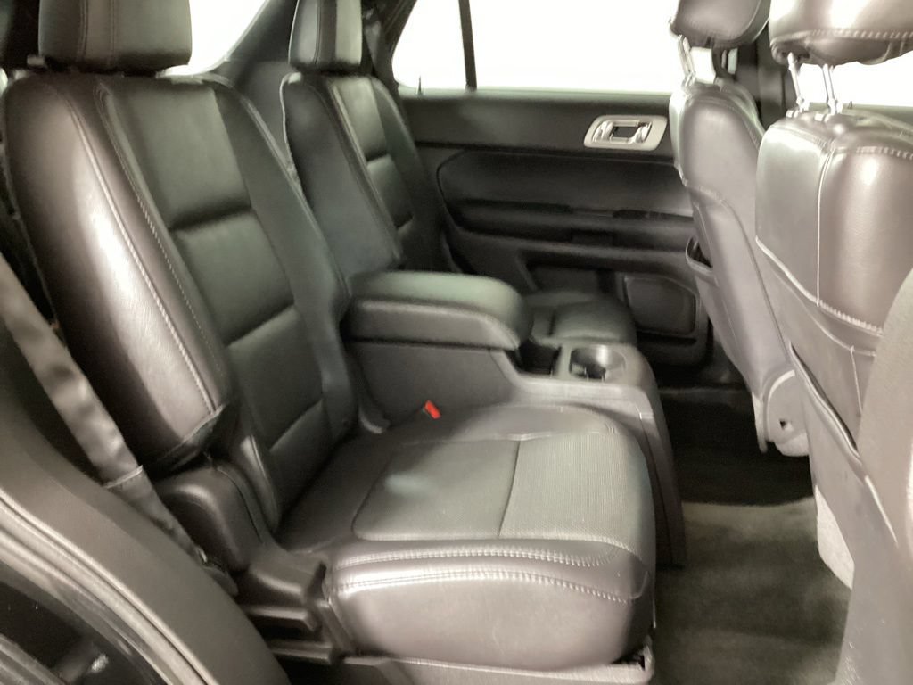 Used 2015 Ford Explorer Limited w/ Equipment Group 302A AWD/4WD image 23