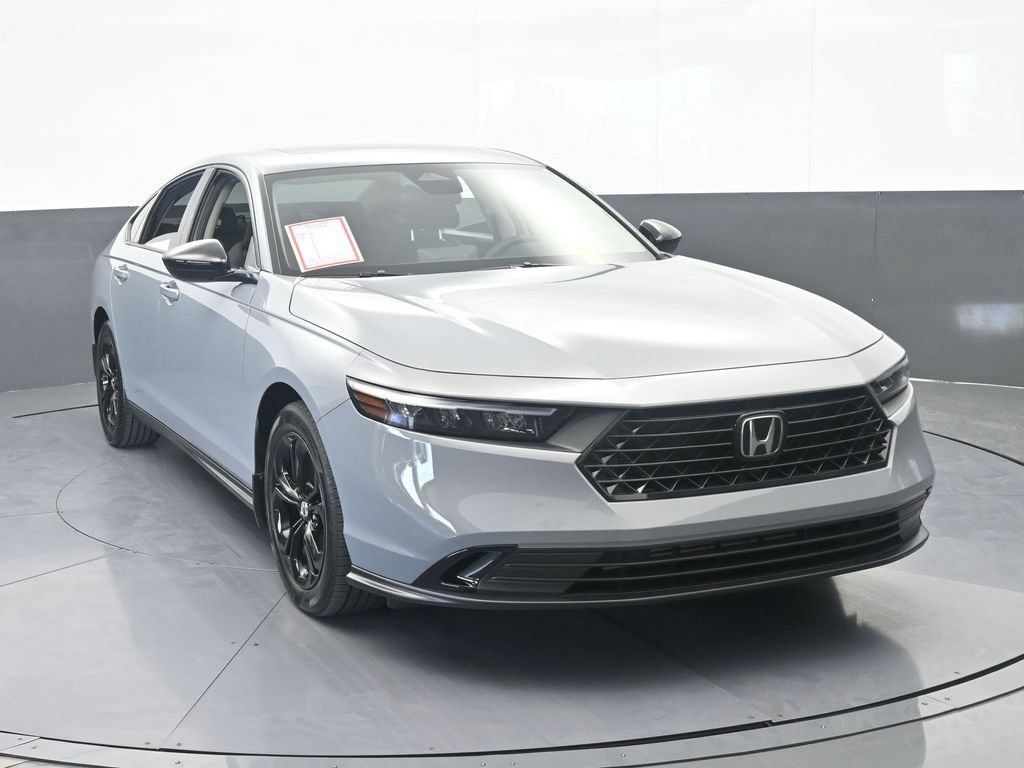 Used 2025 Honda Accord SE image 9