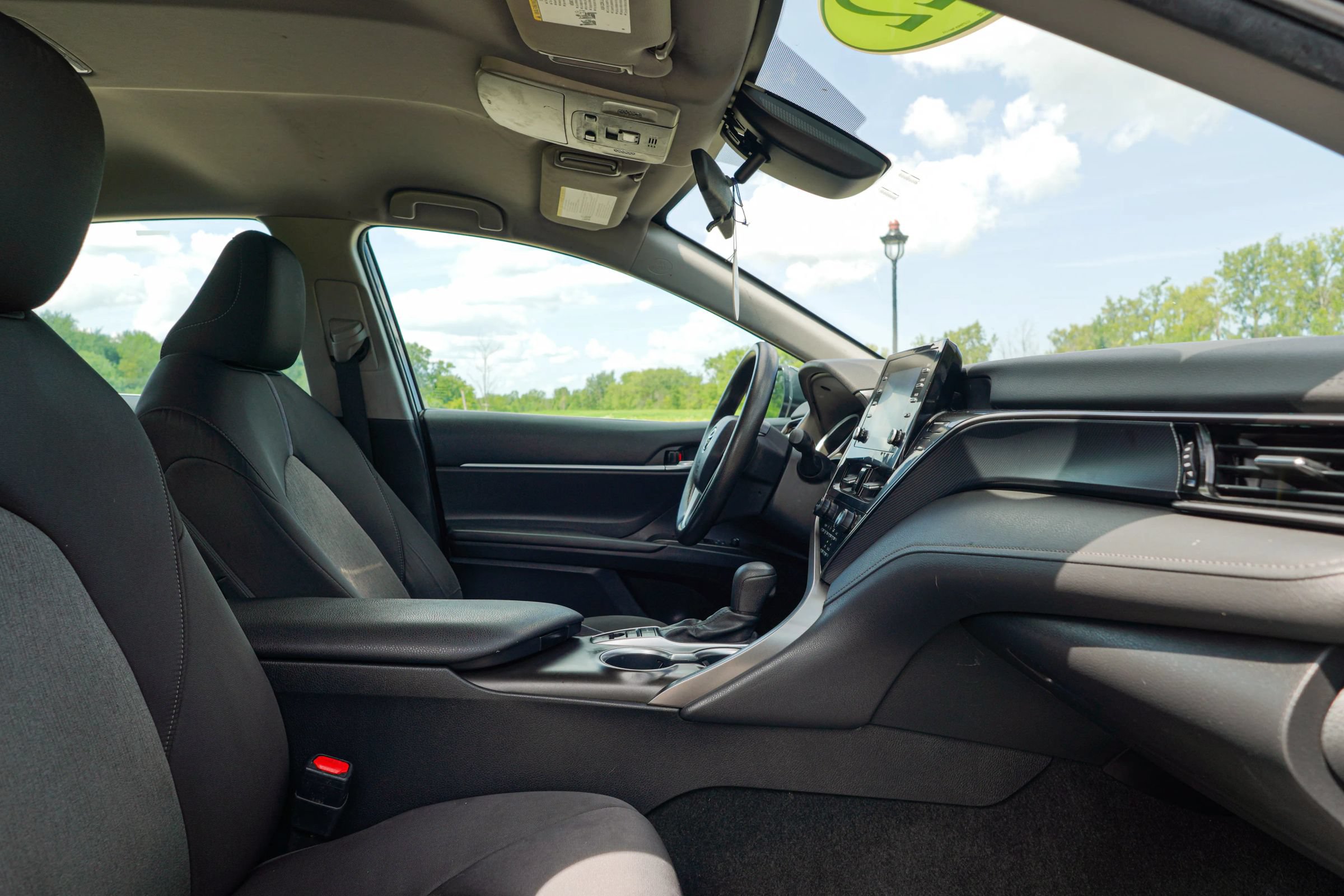 Used 2022 Toyota Camry LE FWD image 21