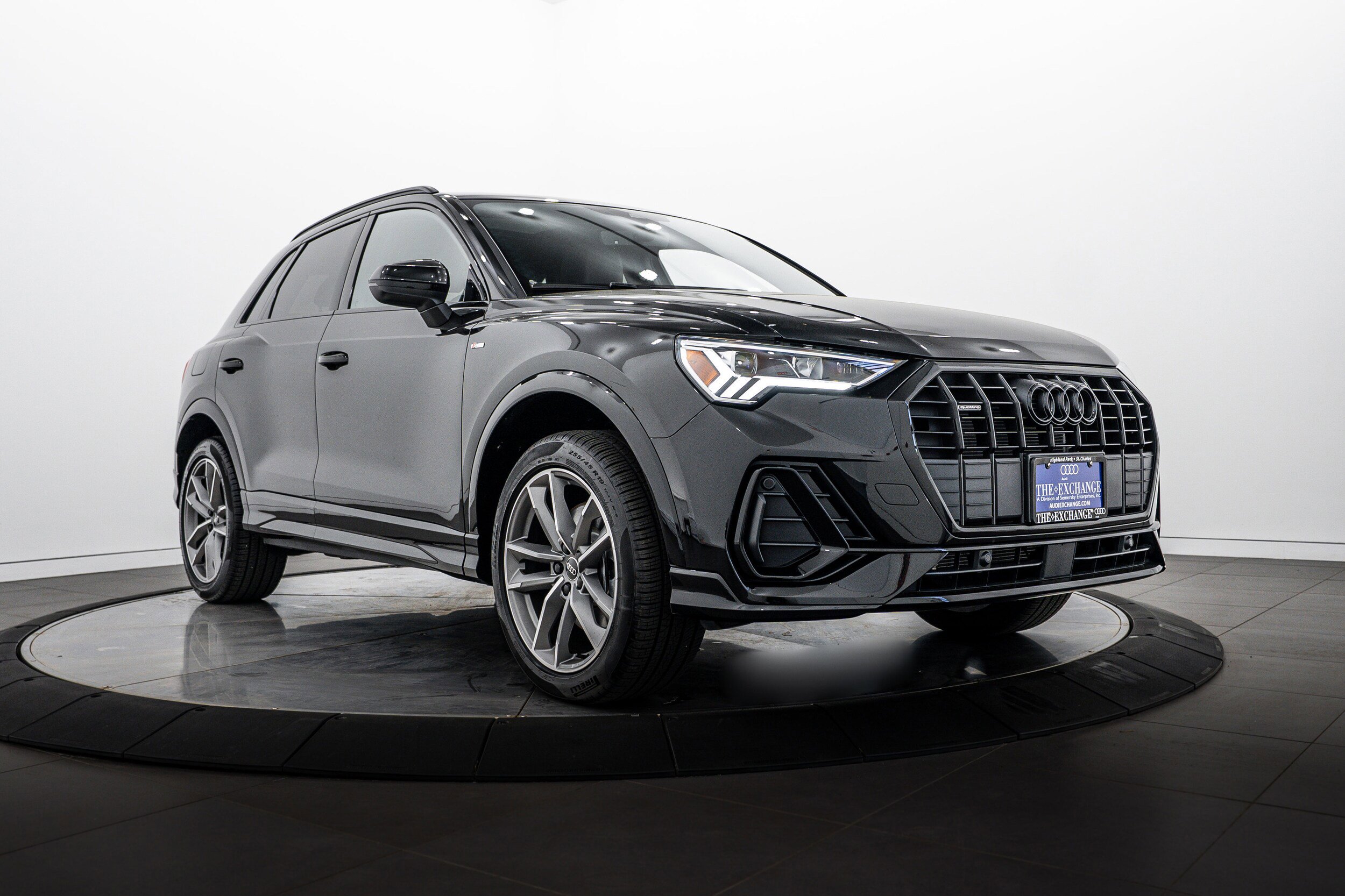Used 2025 Audi Q3 2.0T Premium w/ Convenience Package