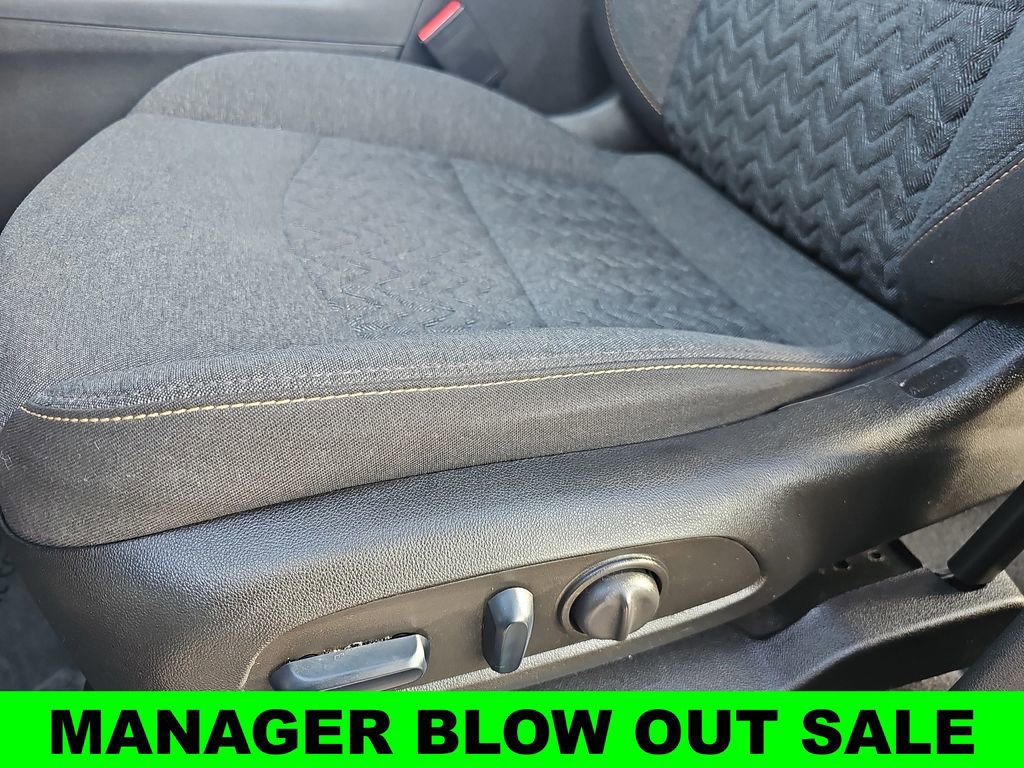 Used 2023 Chevrolet Equinox LT image 28