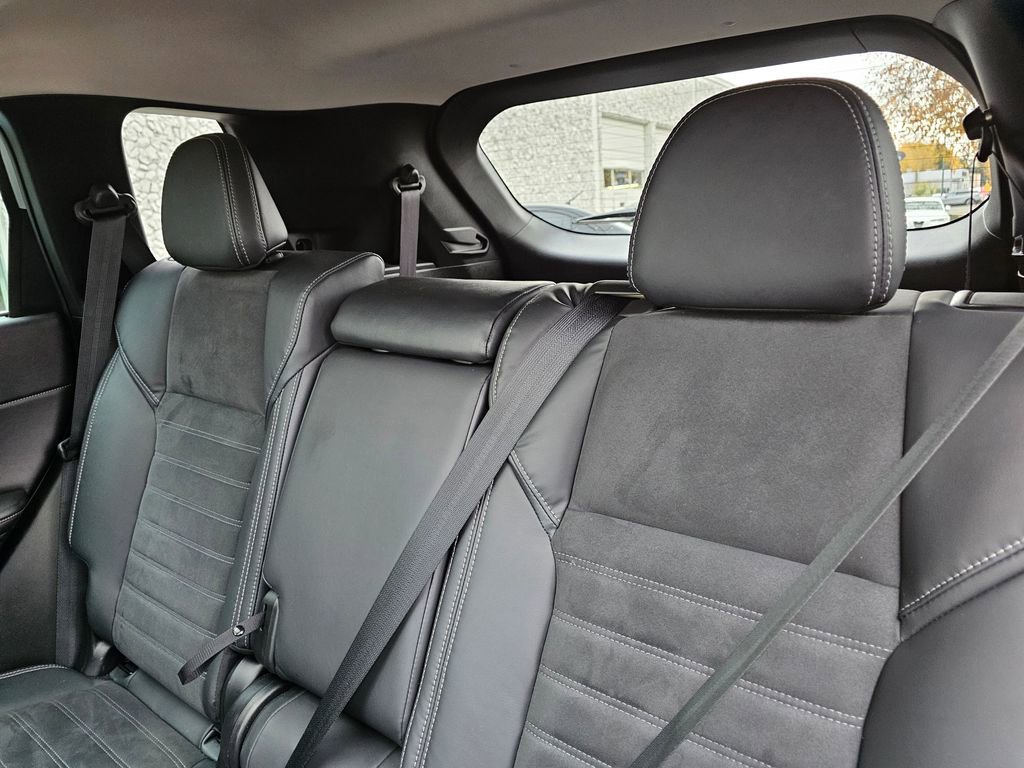 Used 2023 Mitsubishi Outlander SE image 11