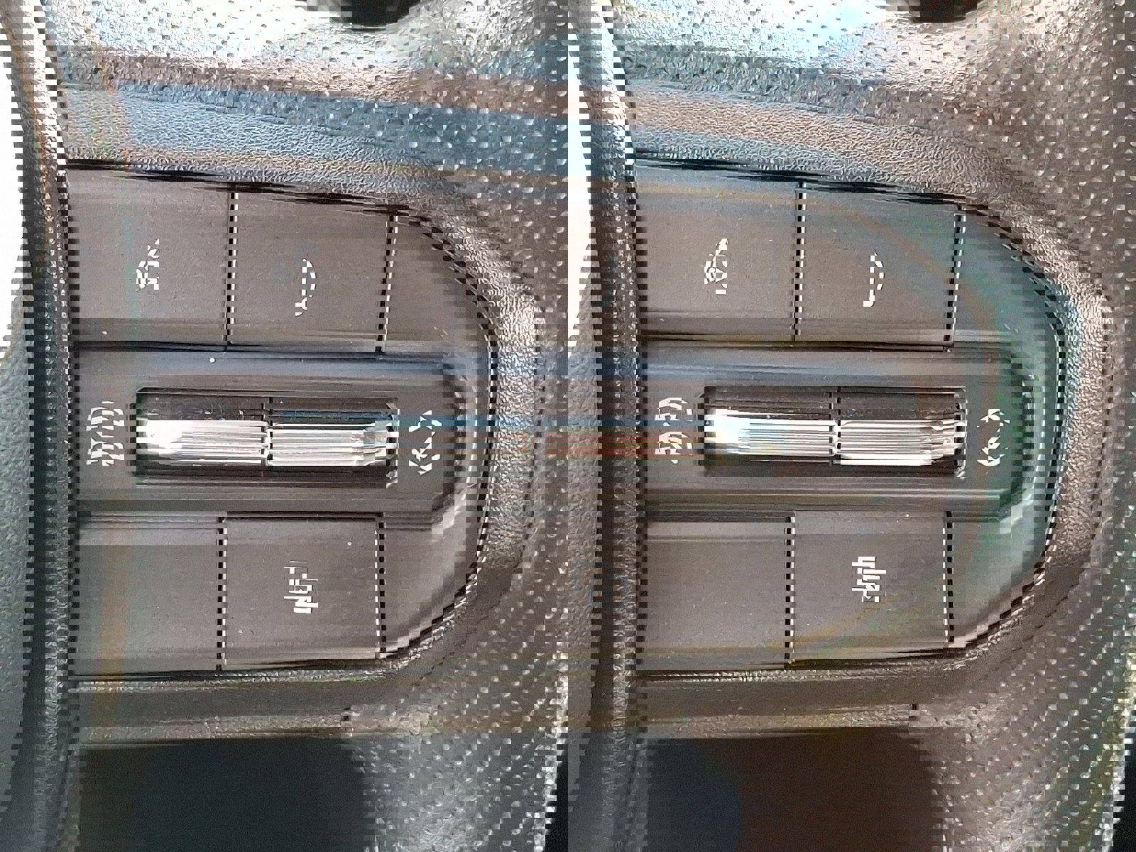 Used 2023 Chevrolet Colorado Trail Boss w/ Safety Package image 22