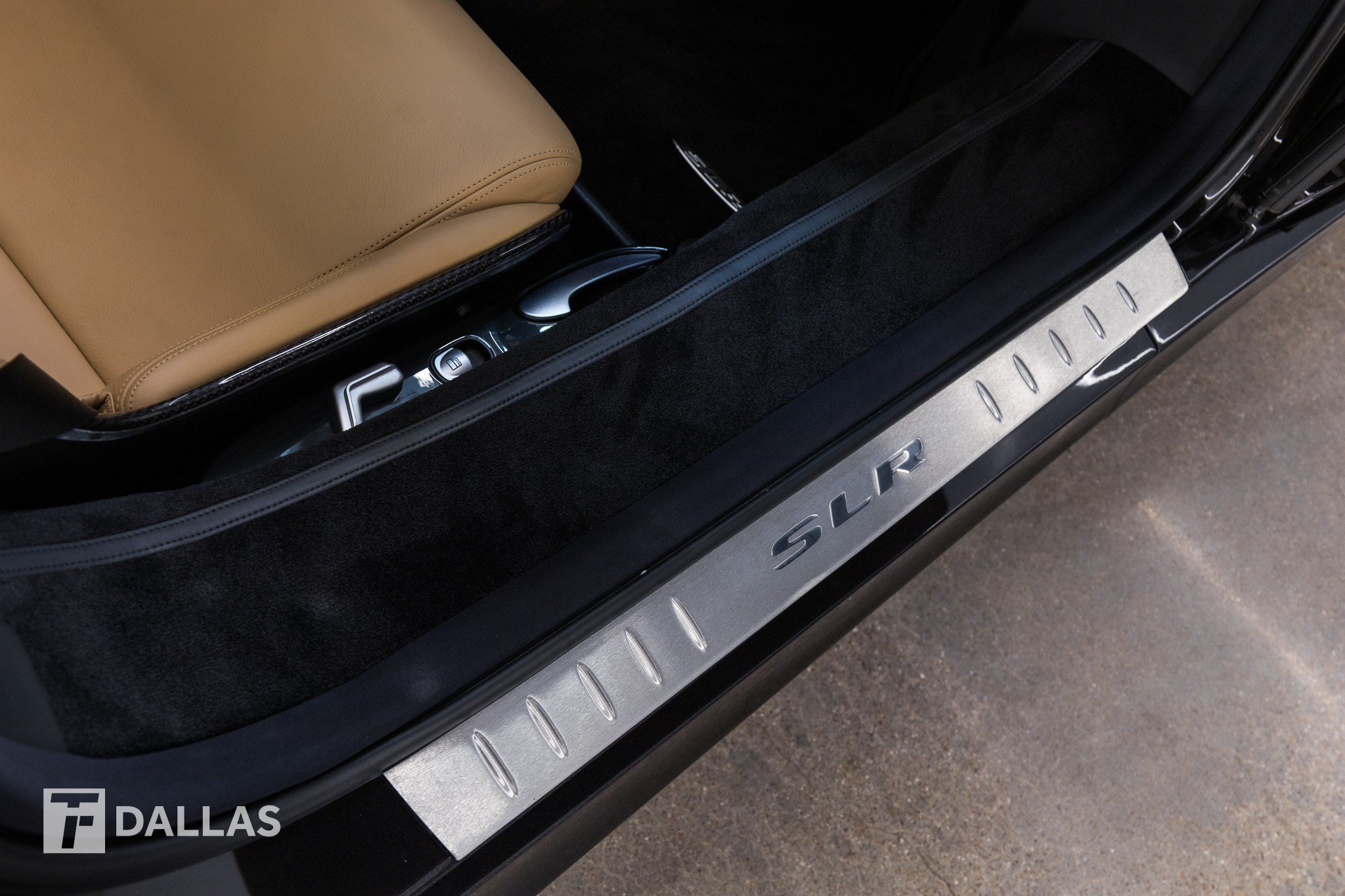 Used 2008 Mercedes-Benz SLR image 40