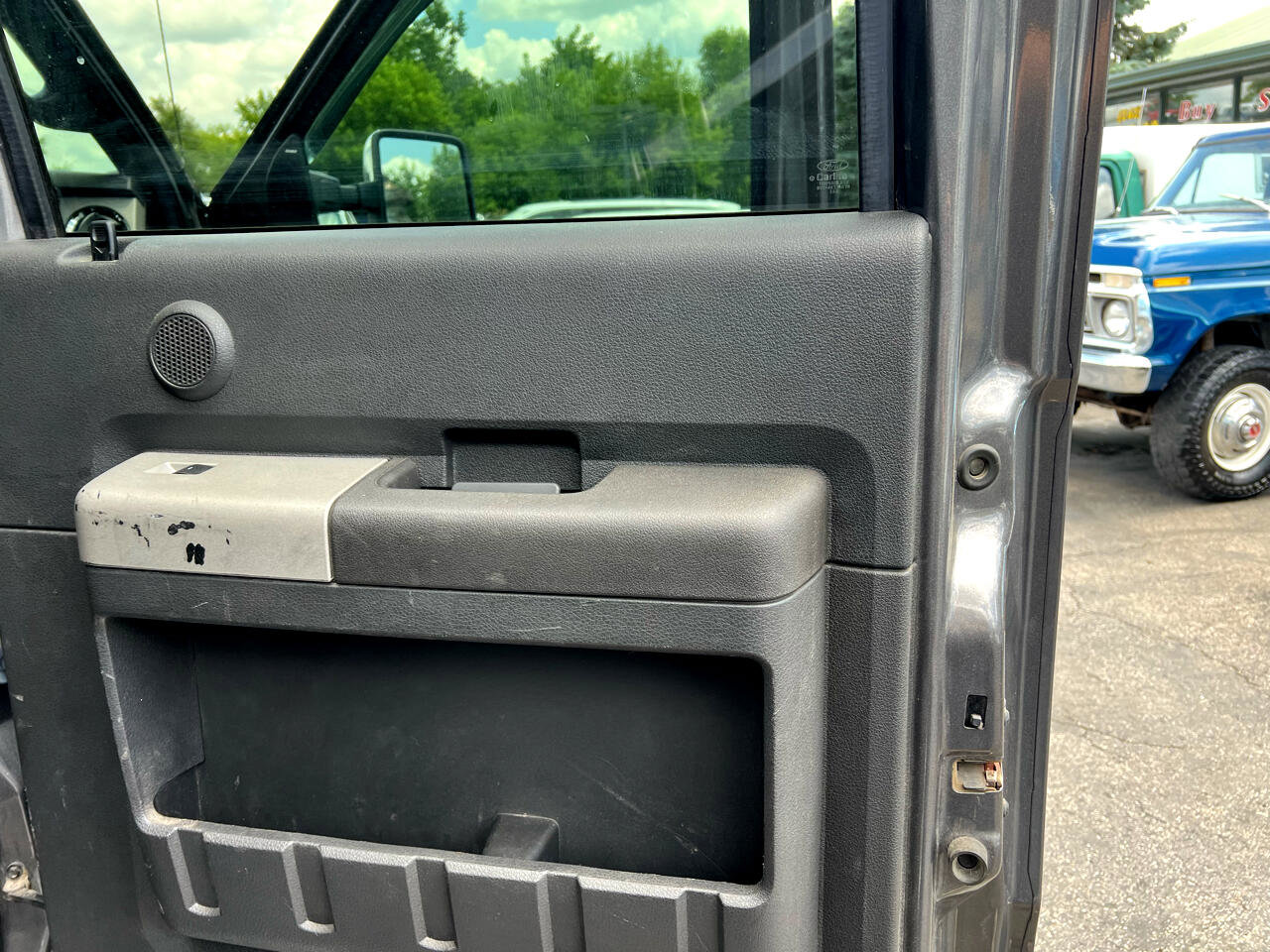 Used 2013 Ford F350 Lariat w/ Chrome Pkg image 14