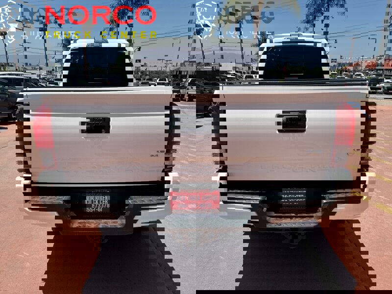 Used 2018 Toyota Tacoma TRD Sport w/ Technology Package image 7