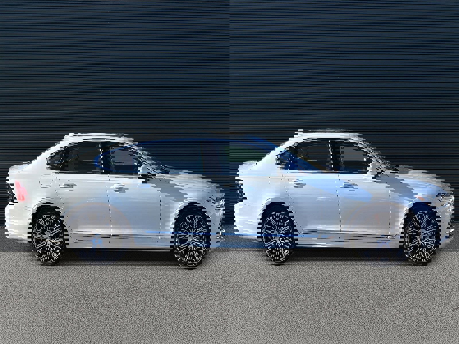 Certified 2024 Volvo S90 B6 Ultimate w/ Protection Package Premier image 4