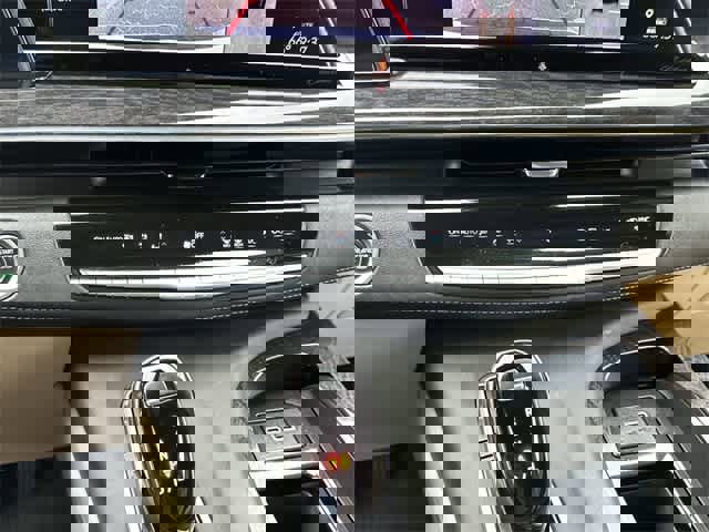 Used 2023 Cadillac Escalade ESV Premium Luxury image 27