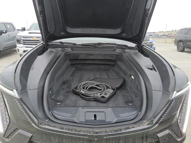 Used 2025 Cadillac Escalade IQ Luxury 2 image 10