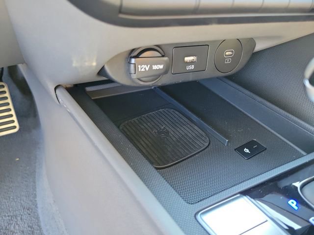 Used 2025 Hyundai Elantra Sport image 28