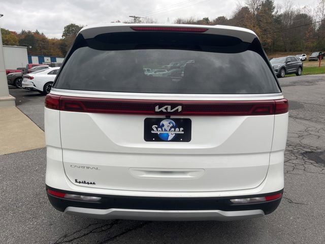 Used 2024 Kia Carnival EX image 7