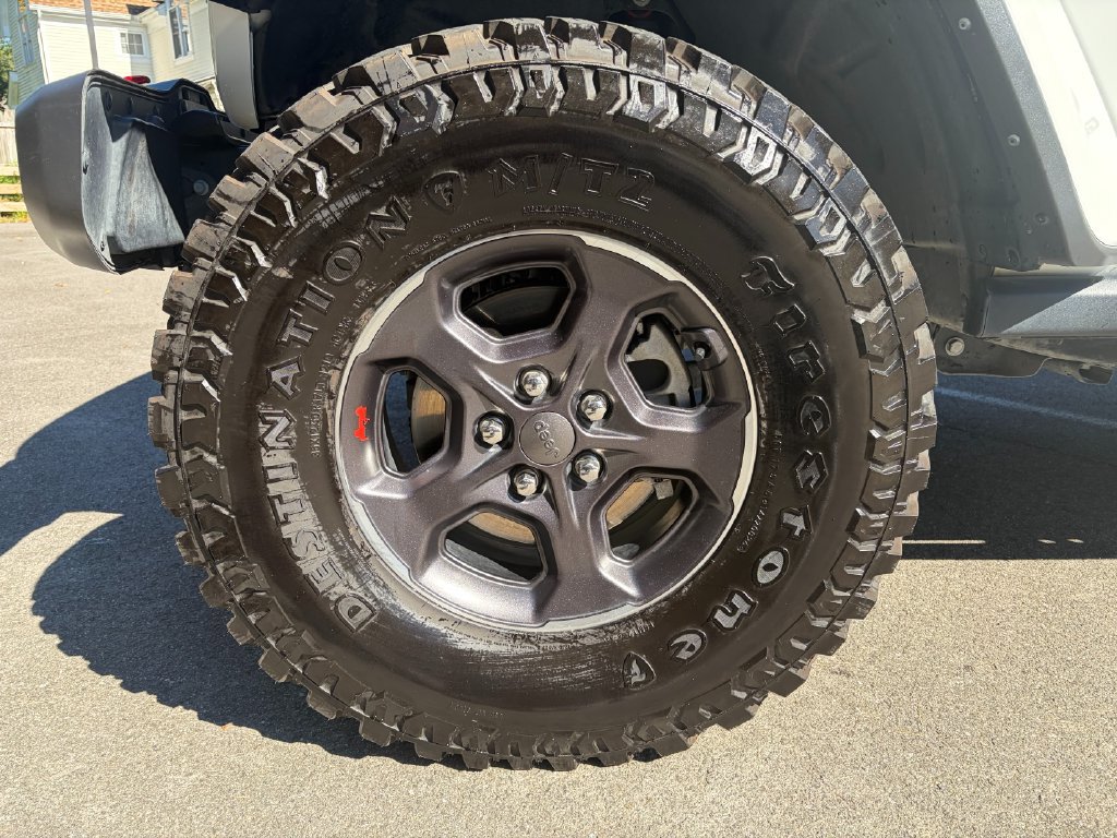 Used 2023 Jeep Gladiator Rubicon w/ LED Lighting Group AWD/4WD image 11