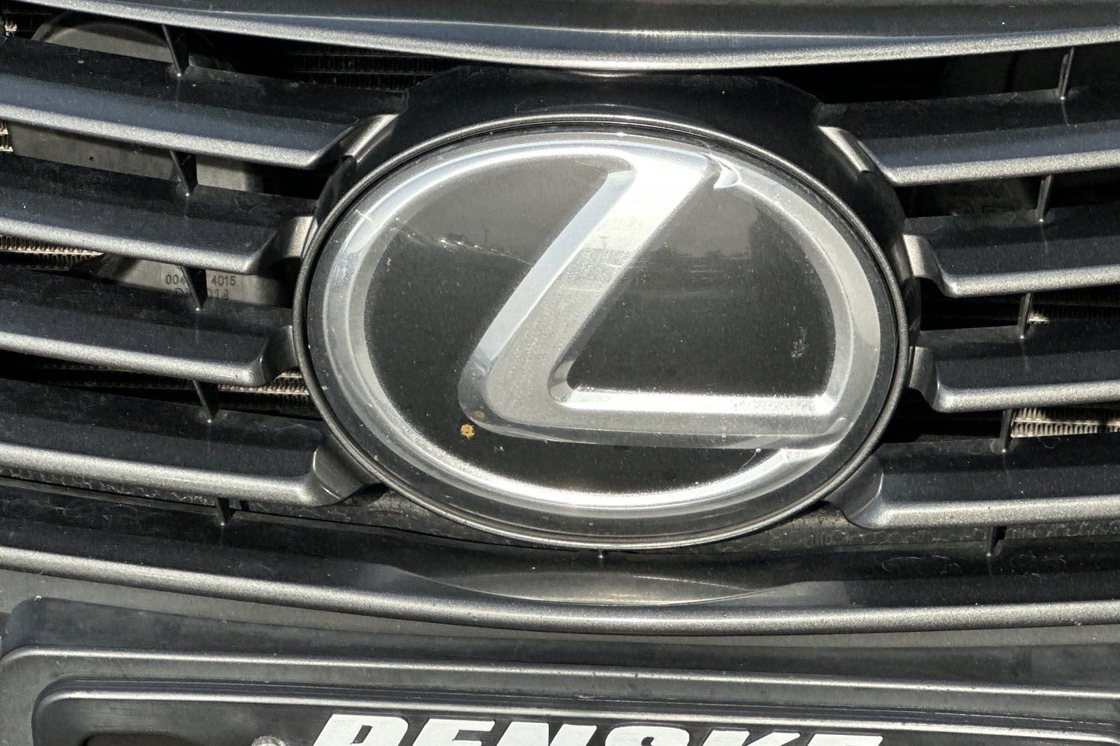 Used 2016 Lexus IS 200t image 37