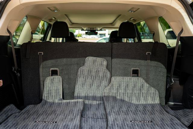 Certified 2023 Subaru Ascent Limited w/ Technology Package image 22