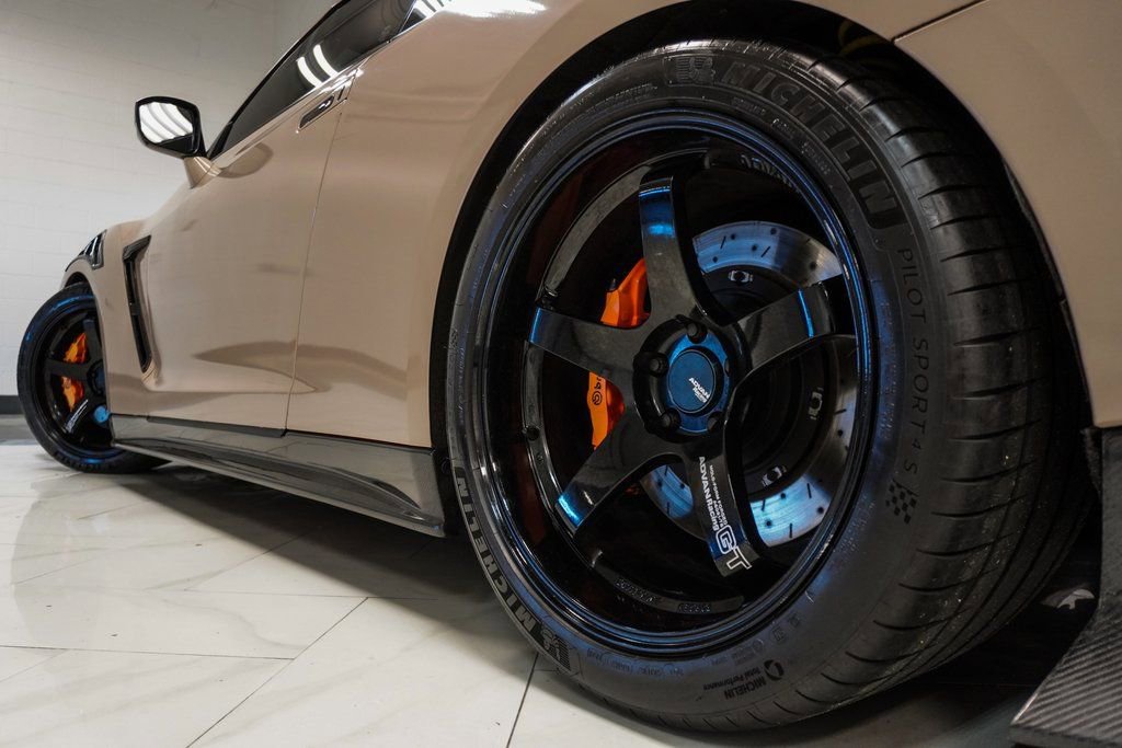 Used 2017 Nissan GT-R Premium AWD/4WD image 10
