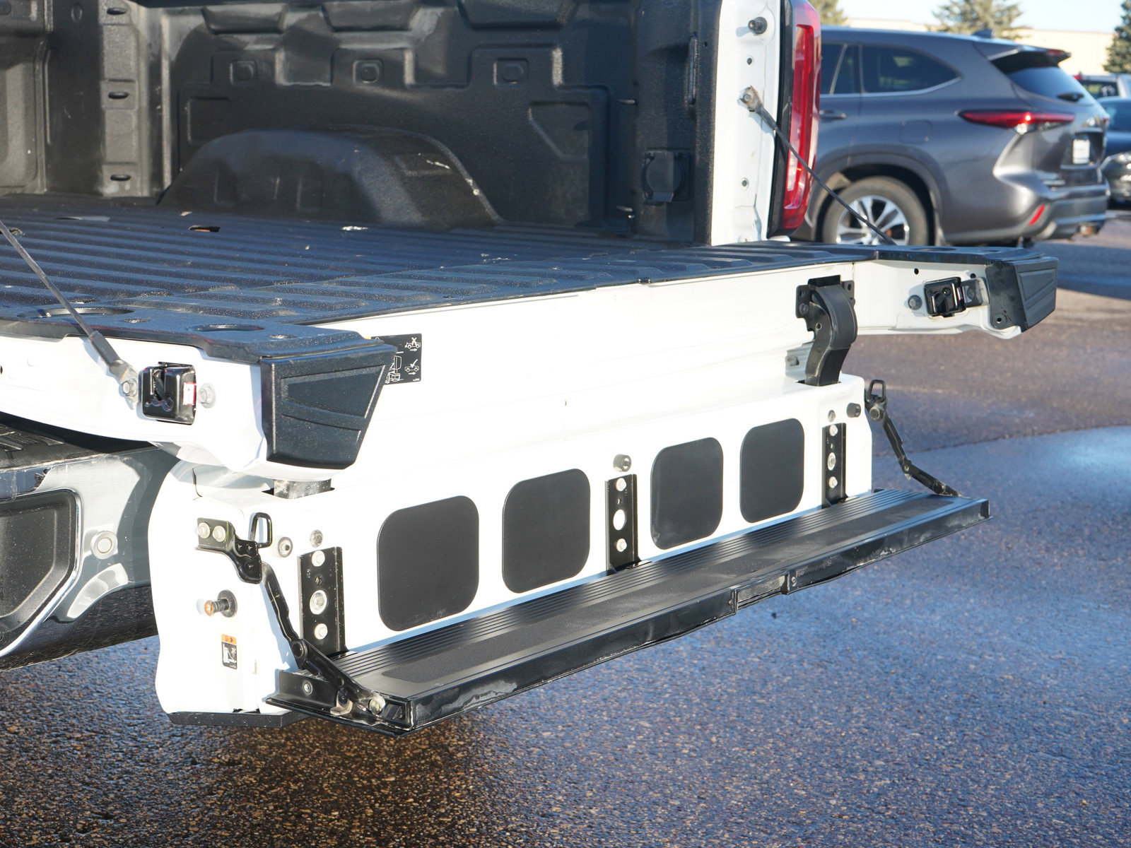 Used 2021 GMC Sierra 3500 SLT w/ SLT Premium Package image 18