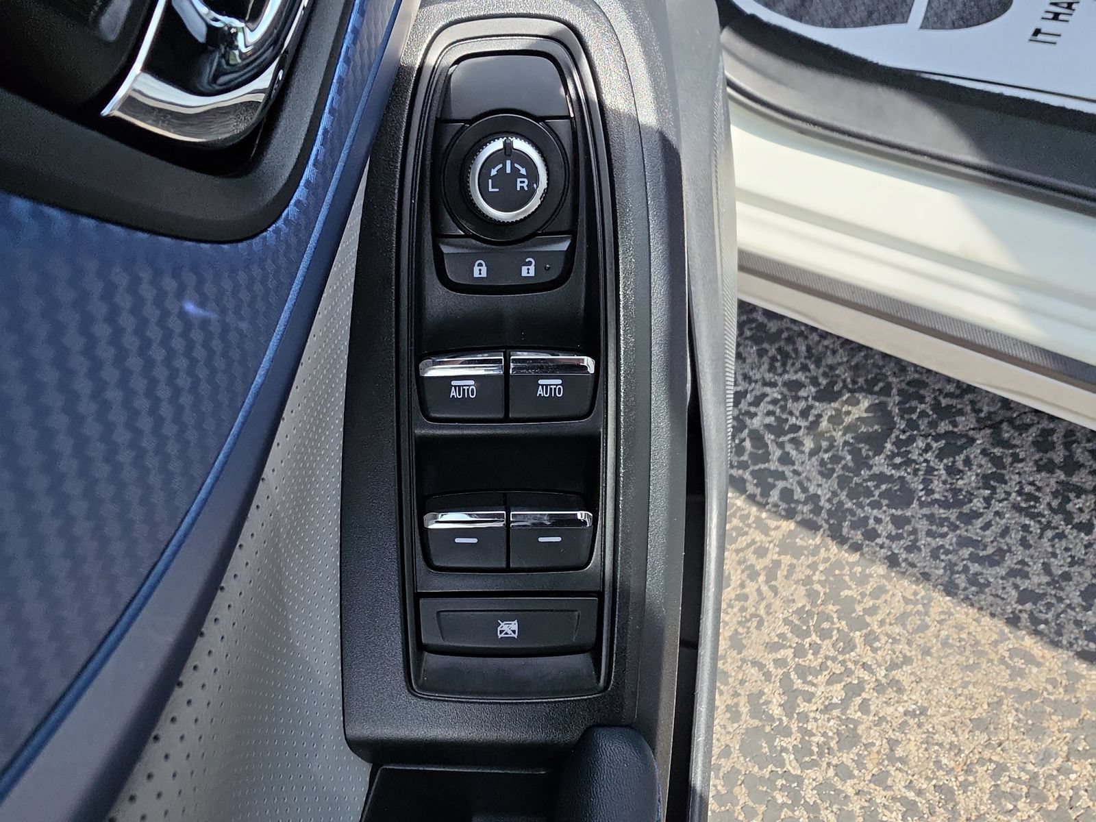 Used 2022 Subaru Crosstrek Hybrid AWD/4WD image 11