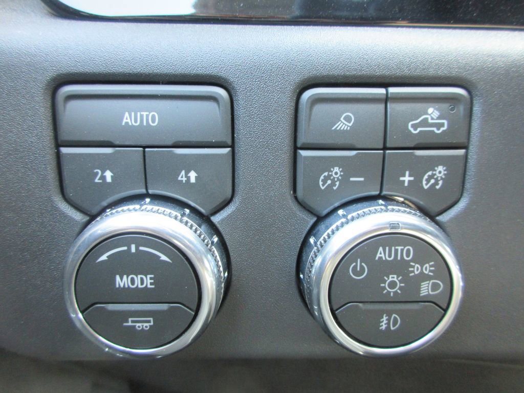 New 2026 GMC Sierra 1500 SLT image 17