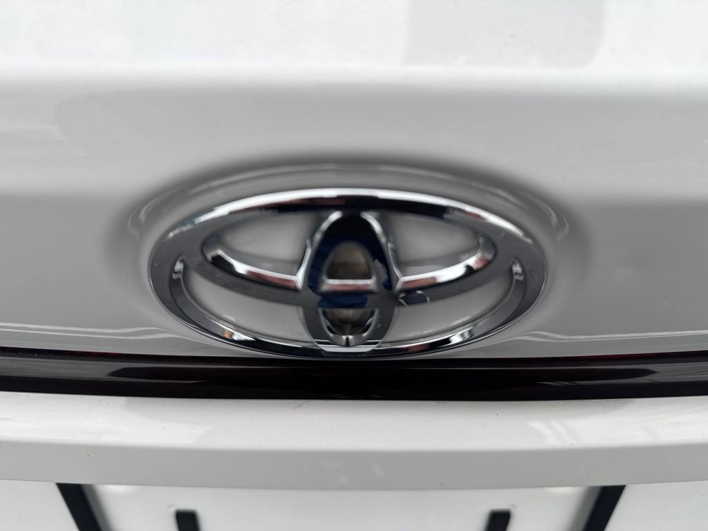 Used 2020 Toyota Corolla LE image 25