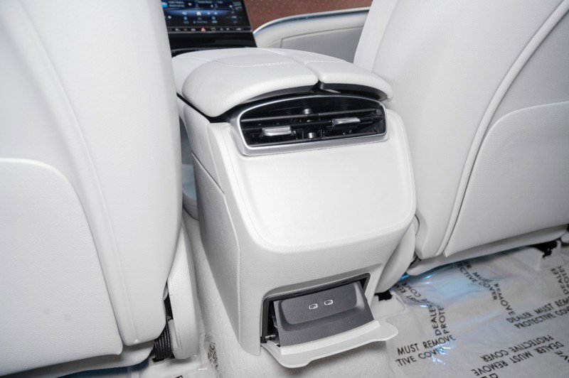 New 2026 Mercedes-Benz EQE 320 4MATIC SUV image 23