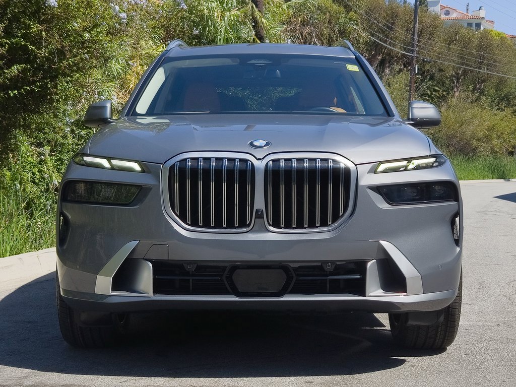 Used 2023 BMW X7 xDrive40i w/ Premium Package image 27